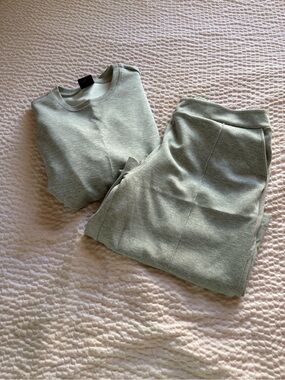 Women’s Crew Neck Top and matching pants scuba knit seamed pants.